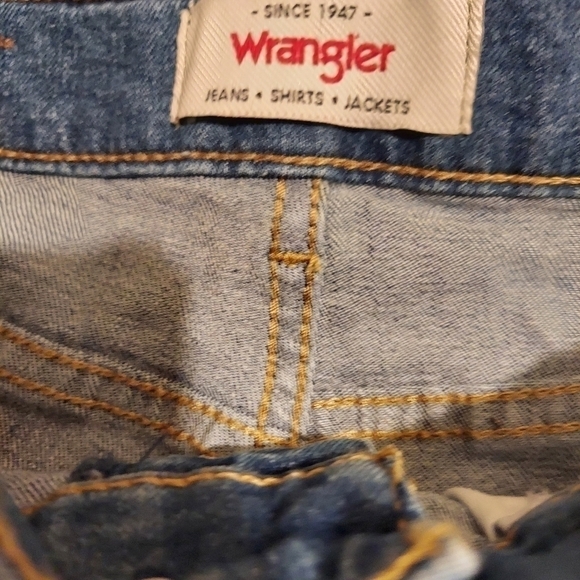 Wrangler 4" Frayed Short Blue Denim NWT Fits 28 Inch Waist Jean Shorts NEW - Picture 6 of 7